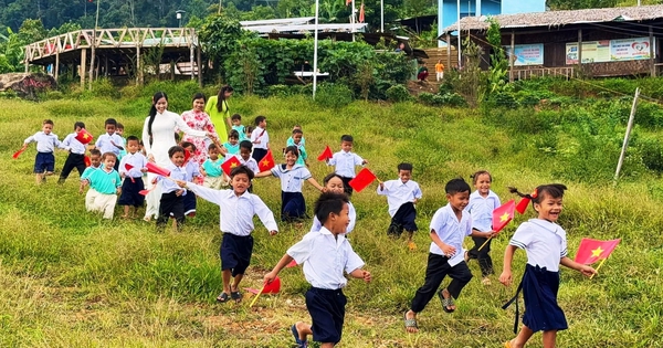 Những hình ảnh ấn tượng tại lễ khai giảng đặc biệt nơi 'đỉnh trời' ở Đà Nẵng