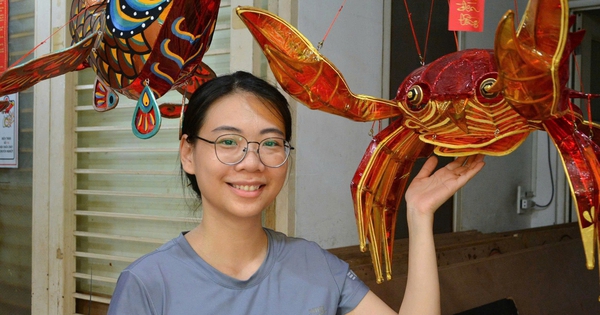 Bỏ việc văn phòng để làm lồng đèn, có chiếc giá hơn 100 triệu đồng