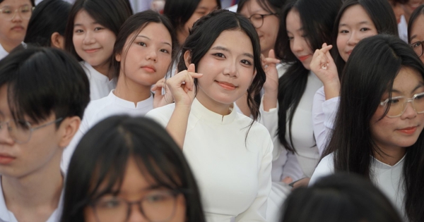 Lời nhắn nhủ trong lễ khai giảng khiến học sinh 'thả tim' rần rần