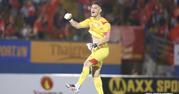 Lê Giang Patrik xứng danh thủ môn hay nhất ASEAN Cup, Văn Quyết cũng phải xuýt xoa
