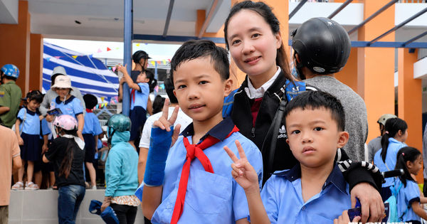 'Khối chưa nghỉ hưu' hồ hởi khi 'khối nghỉ hè' khai giảng