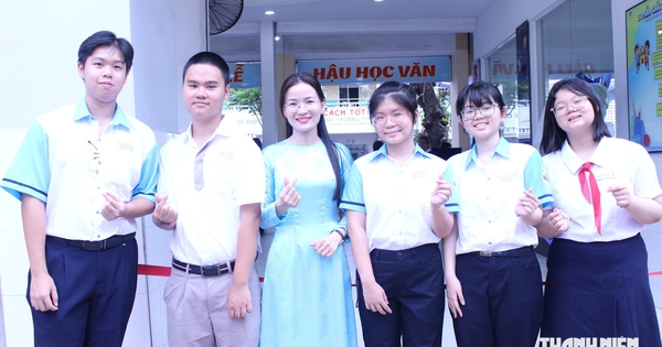 Ngày trở về 'nhà' xúc động của học sinh Phổ thông Năng khiếu, chuyên Lê Hồng Phong