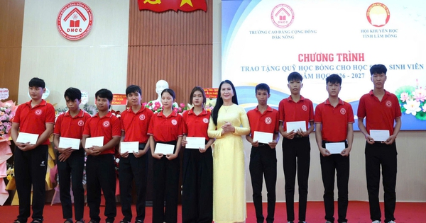 Lâm Đồng: Gần 5 tỉ đồng tiếp sức học sinh khó khăn đến trường