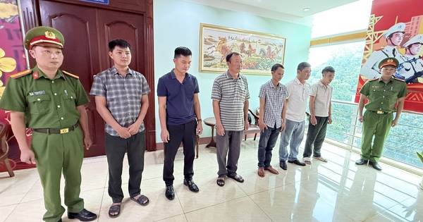 9 cán bộ bảo vệ rừng Đắk Lắk bị khởi tố, lộ chuyện nhận tiền hằng tháng