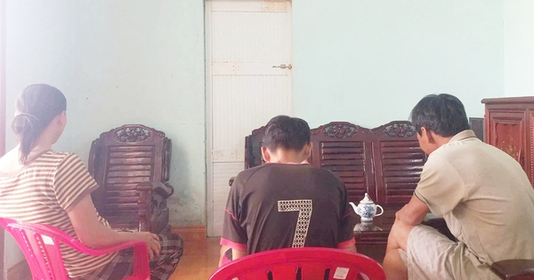 Áp lực nặng nề khi sống cùng gia đình trong những ngày thất nghiệp