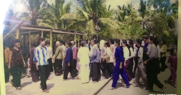 Đám cưới miền Tây, người lớn bận mấy cũng chờ đến lượt 'chịu lạy'