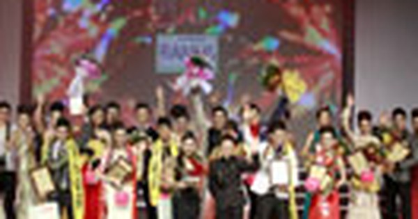 Những màn trình diễn đẳng cấp siêu mẫu 2011 các vũ công hàng đầu trên thế giới