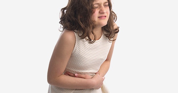 Có những yếu tố nào có thể gia tăng nguy cơ trẻ em bị đau bụng bên phải?

