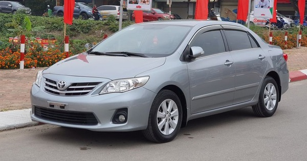 Toyota Corolla Altis 20082011 18 GL Price in India  Features Specs  and Reviews  CarWale