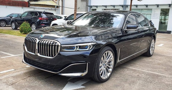 BMW 7-Series 'xả hàng', giảm giá gần 600 triệu đồng tại Việt Nam