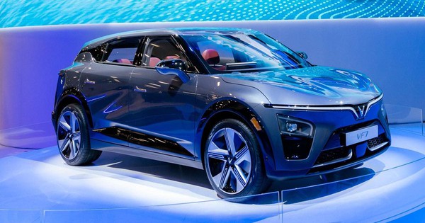 Chi tiết nội thất, động cơ VinFast VF7 sắp tung ra thị trường