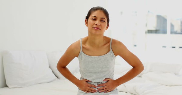 Germinal epithelial resting balanitis (GERB) có liên quan đến đau bụng vào buổi sáng không? 
