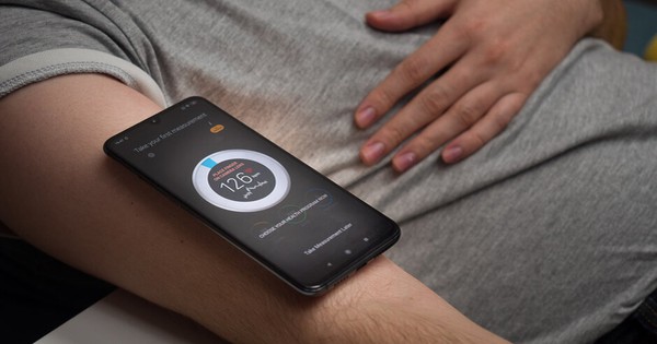 Cách cách đo huyết áp bằng điện thoại với ứng dụng tiện ích