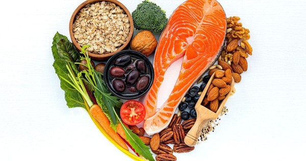 Cá hồi và các loại béo khác như cá thu và cá mòi được xem là thực phẩm có lợi cho tim mạch. Tại sao?
