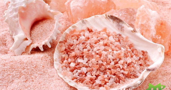 Muối hồng Himalaya có thể dùng để đánh răng và làm sạch răng miệng được không?