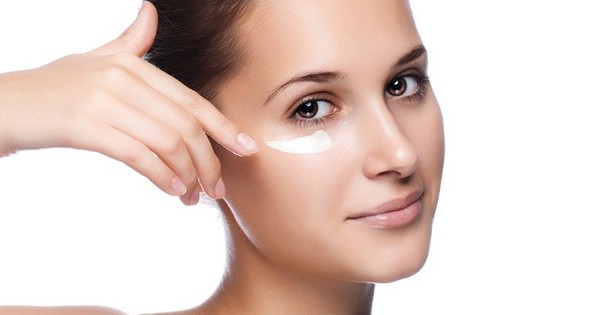 Chức năng chính của Kem mắt Kiehl\'s Creamy Eye Treatment with Avocado là gì?
