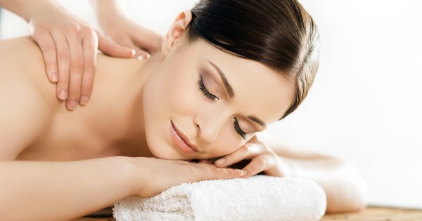 Massage cổ có thể giúp giảm đau cổ sau khi ngủ sai tư thế không?
