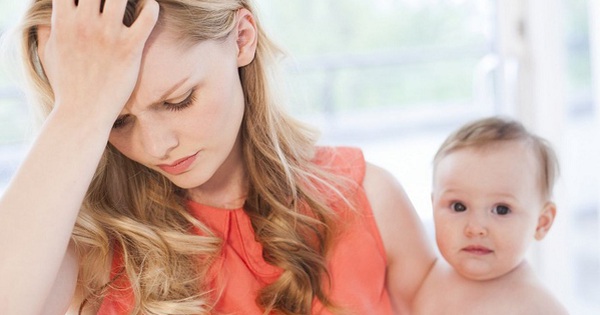Lượng estrogen ảnh hưởng như thế nào đến tóc của mẹ sau sinh?
