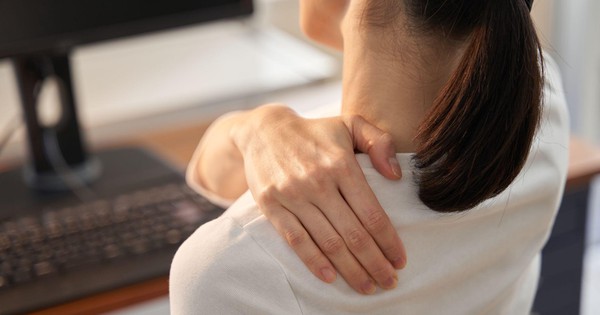 Có thể áp dụng bài tập giãn cơ để giảm đau mỏi vai gáy được không? 
