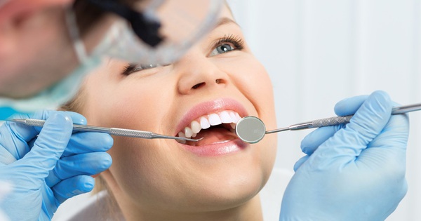 Răng sứ có bảo vệ răng tự nhiên không?
