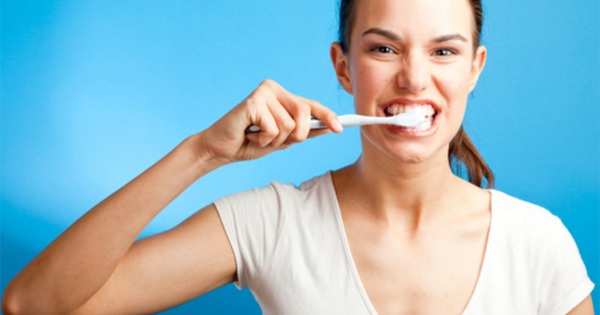Cách đánh răng xong ăn trái cây được không để đảm bảo sức khỏe răng miệng