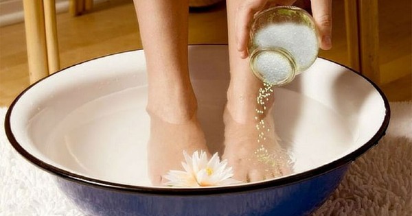 Có thể sử dụng các sản phẩm chăm sóc chân thông thường để chữa trị nước ăn chân không?