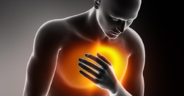 Khi bạn hít thở sâu, đau ngực bên phải có xuất hiện ngay lập tức hay sau một khoảng thời gian nào đó?
