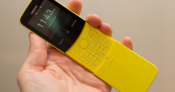 Nokia 8110 màu vàng Việt Nam: Nokia 8110 màu vàng thiết kế độc đáo và rực rỡ. Với màn hình cong 2,45 inch, bạn có thể trải nghiệm cảm giác thú vị khi sử dụng. Được trang bị kết nối 4G, camera 2MP và bộ nhớ trong 4GB, chiếc điện thoại này mang lại cho bạn trải nghiệm sử dụng hoàn hảo. Dù bạn là một người yêu thích công nghệ hay sành điệu, Nokia 8110 màu vàng chắc chắn sẽ làm hài lòng bạn.