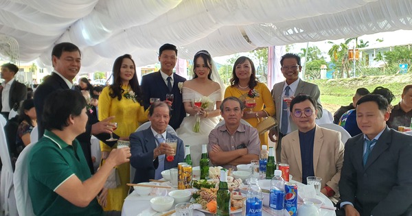 Bầu Đức tới dự đám cưới Đông Triều - Ngọc Linh 'lớn nhất miền Trung'