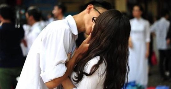 Hôn người dưới 16 tuổi bị kết tội dâm ô: Học sinh hôn nhau thì sao?