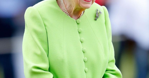 Ngắm lại di sản thời trang của Nữ hoàng Elizabeth II