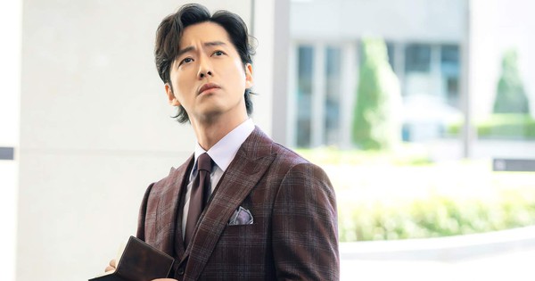 Nam Goong Min: Nếu bạn là fan của Nam Goong Min, thì hãy không thể bỏ qua cơ hội xem hình ảnh đầy nam tính, lịch lãm của anh chàng tài tử trong các bộ phim điện ảnh nổi tiếng.