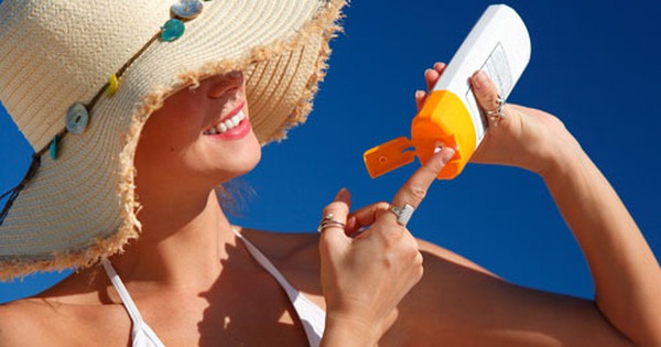 Cách sử dụng kem chống nắng đúng cách cho da dầu mụn là gì?
