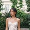 Tôn nét trẻ trung, hiện đại với váy lụa trắng