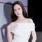Khoe khéo xương quai xanh quyến rũ cùng trang phục trễ vai