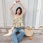 5 kiểu áo mặc với quần jeans mùa hè mát nhẹ, thời thượng