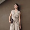 Thanh lịch chuẩn 'sang trọng mà không phô trương' cùng những thiết kế linen tối giản