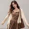 Áo cardigan trở lại mạnh mẽ với phong cách phóng khoáng, thời thượng
