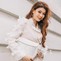 Bản giao hưởng ngọt ngào từ những đóa hoa đính trên trang phục
