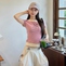 Tôn dáng sành điệu với áo thun ôm chuẩn xu hướng