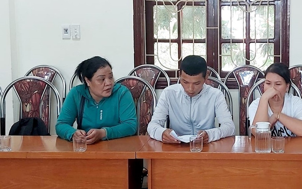 Nhóm 'Tự lực Bông Hồng Đen' đã lấy mẫu máu xét nghiệm của 3 học sinh 13 tuổi Nhóm 'Tự Lực Bông Hồng Đen' Đã Lấy Mẫu Máu Xét Nghiệm Của 3 Học Sinh 13 Tuổi