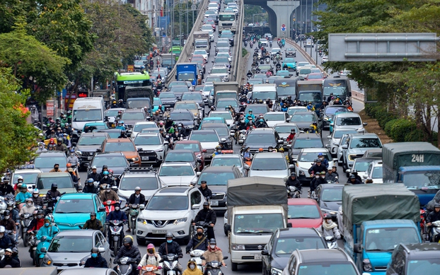 Làm sao hạ nhiệt ùn tắc giao thông ở TP.HCM?