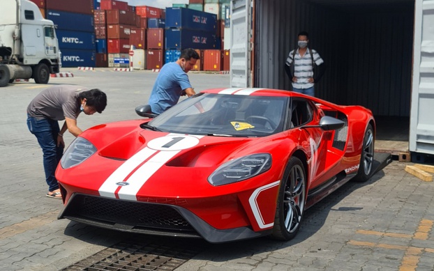 Cận cảnh siêu xe Ford GT triệu đô tại Việt Nam