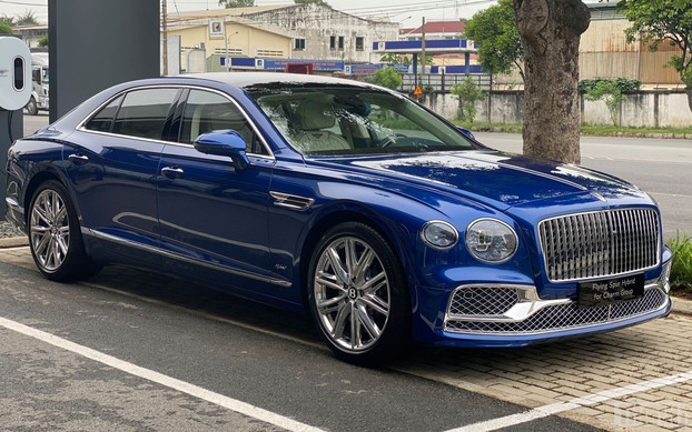 Chi tiết Bentley Flying Spur 2023 kèm giá bán 082023