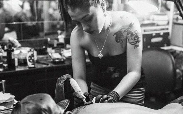 Lịch sử giá Combo 2 tấm hình xăm dán tattoo kín tay thiếu nữ Trung Hoa và  cá chép... 17x48cm tuyệt đẹp - đang giảm 12.000 ₫ tháng 3/2024 - Mua Thông  Minh