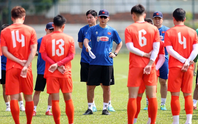 HLV Kim Sang Sik nhận 'cảnh báo', ĐT Việt Nam nguy cơ bị Indonesia vượt mặt trên BXH FIFA