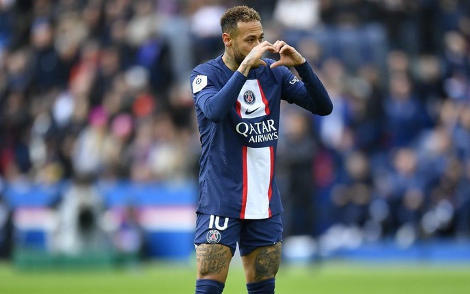 Ai cũng đang rất buồn cho nước mắt của Neymar kể cả người không đam mê  bóng đá