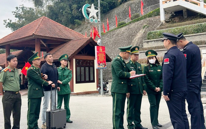 Cửa khẩu Hữu Nghị nằm ở tỉnh nào?