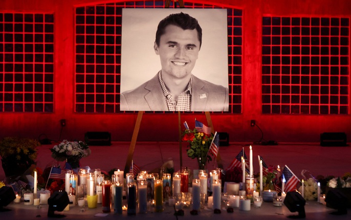Charlie Kirk: tin tức, hình ảnh, video, bình luận mới nhất