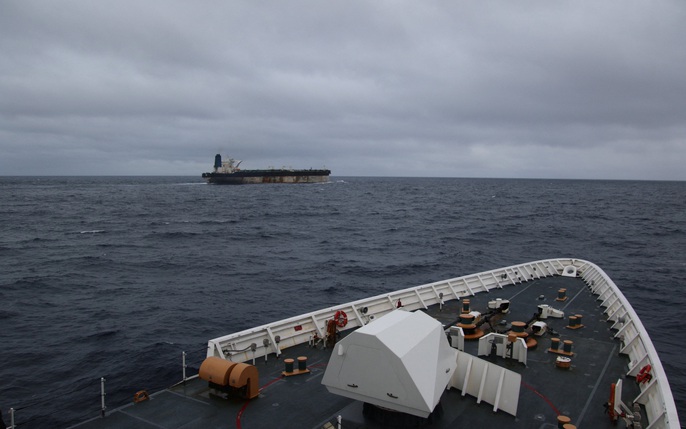 Mỹ bắt tàu chở dầu treo cờ Nga sau hơn 2 tuần truy đuổi